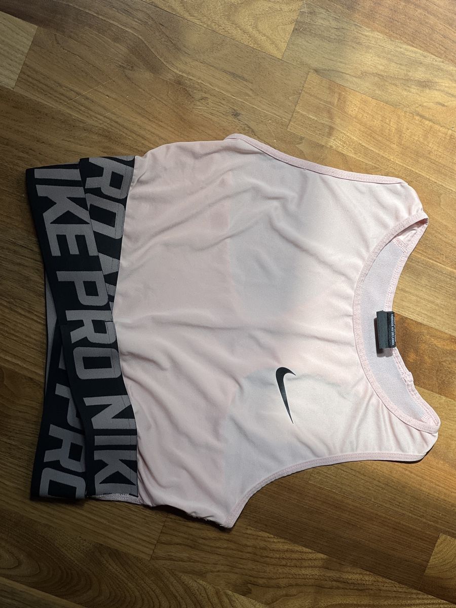 Nike Top: Nike Pro Cropped Top Gr. S Neuwertig  – Usato da Langenthal venduto da arp_ 5