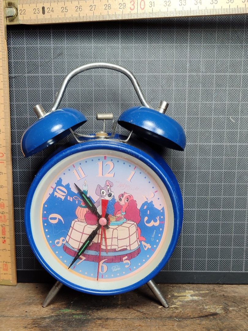 Disney Sveglie: Wunderschöner alter Wecker Nr 7 Susi und Strolch – Usato da Gelterkinden venduto da MYSTOREFORYOU4460