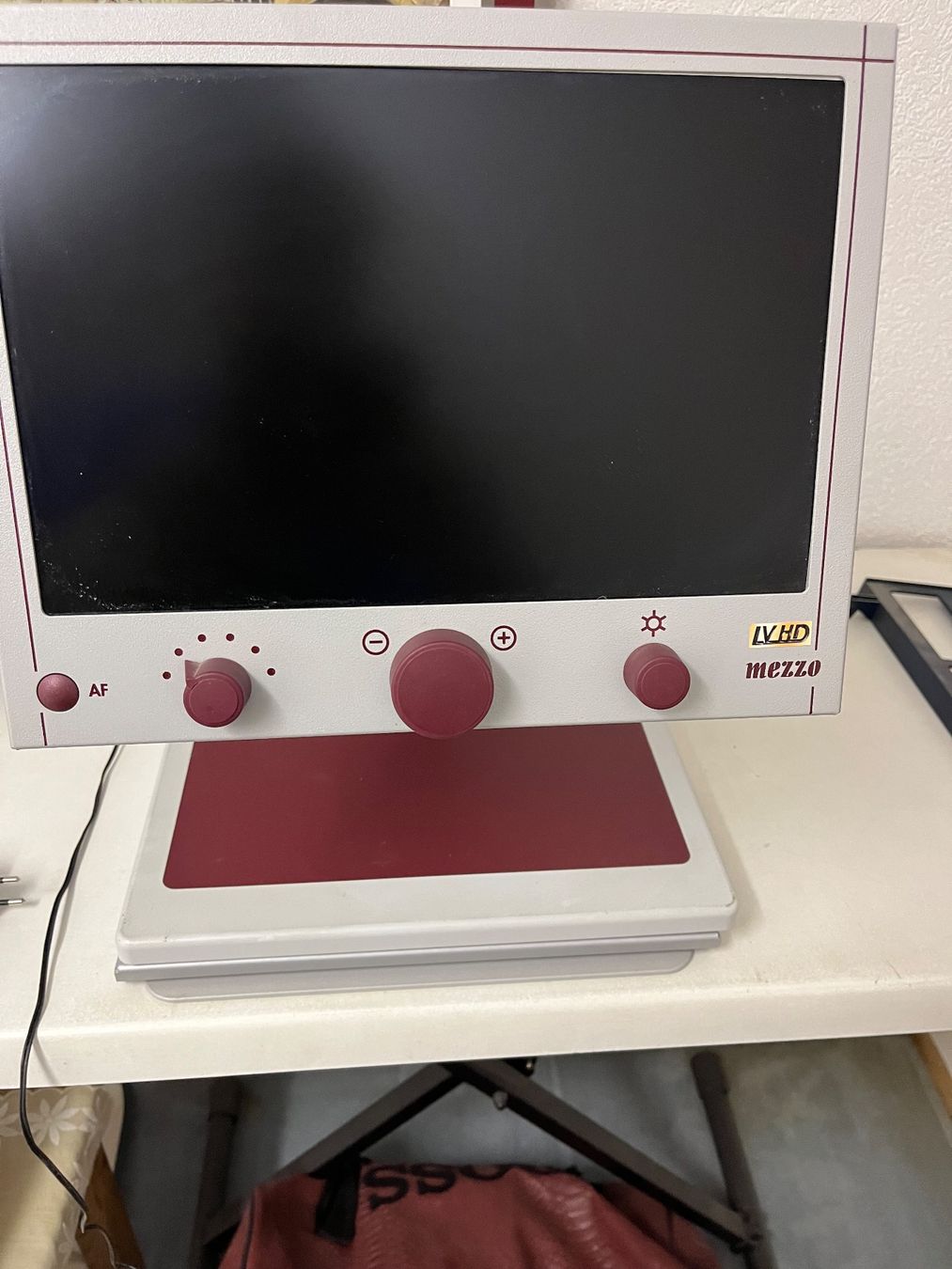 Console: Vergrösserungsglas mit Tablet – Usato da Flaach venduto da wec_2wsx