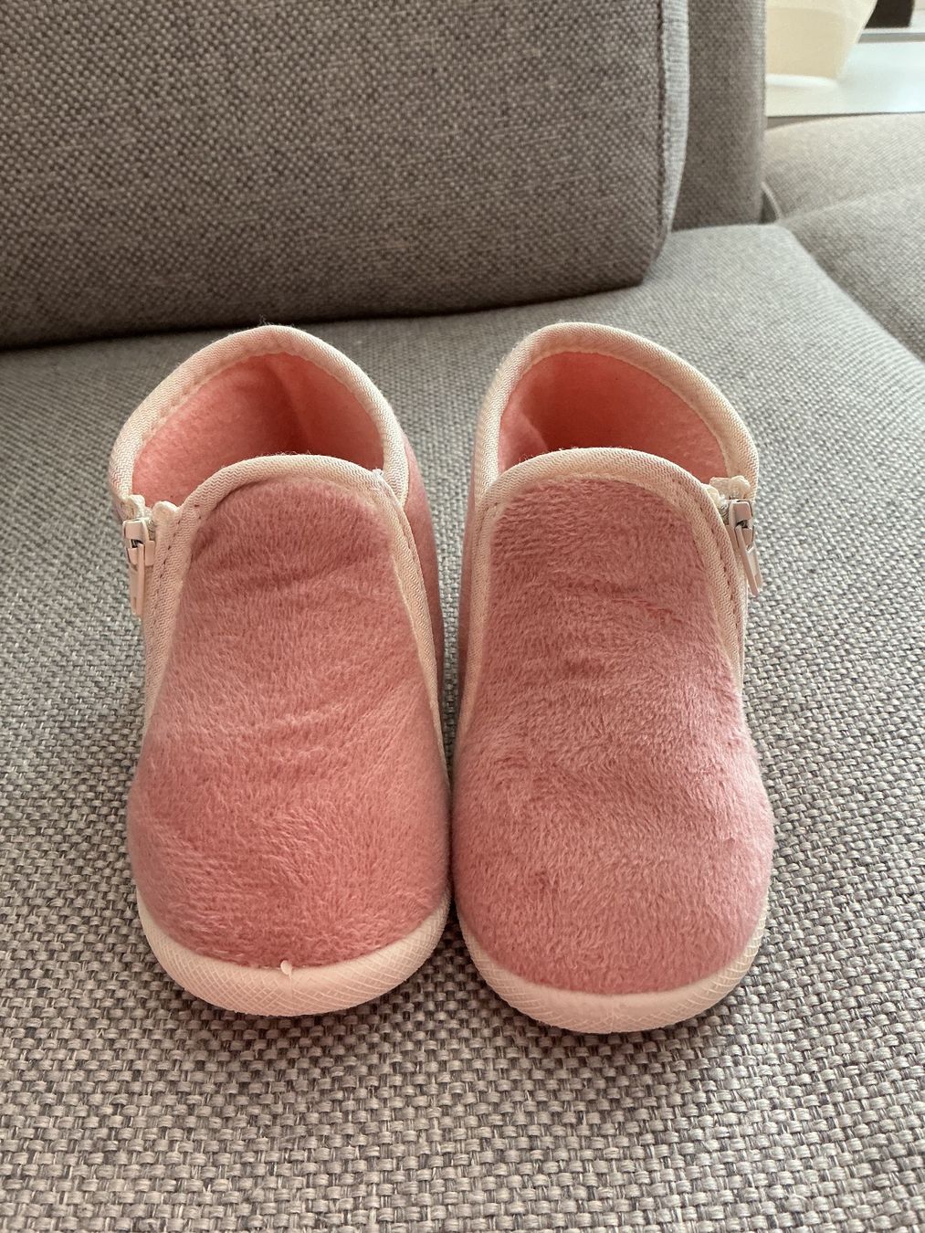Schuhe für Jungen: Warm House Shoes 24 – Gebraucht aus Brugg AG von Magna3 1