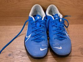 Fussball / Hallenschuhe Nike Gr.35