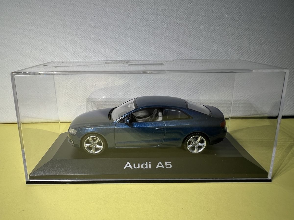 Schuco Modellini d'auto: Audi A5 Schuco Händlermodell 1/43 – Nuovo e nell'imballaggio originale da Weinfelden venduto da Kammerflimmern 4