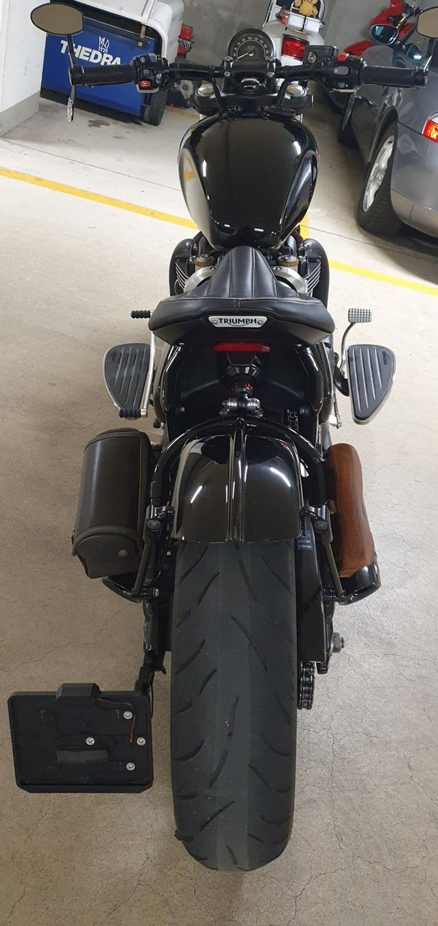 Triumph Strada: Triumph Bonneville Bobber Black – Usato da Nänikon venduto da Helvetia69 3