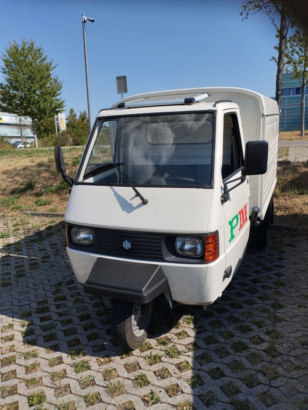 Piaggio A tre ruote: Piaggio Ape TM 703 – Usato da Inkwil venduto da Patmei0