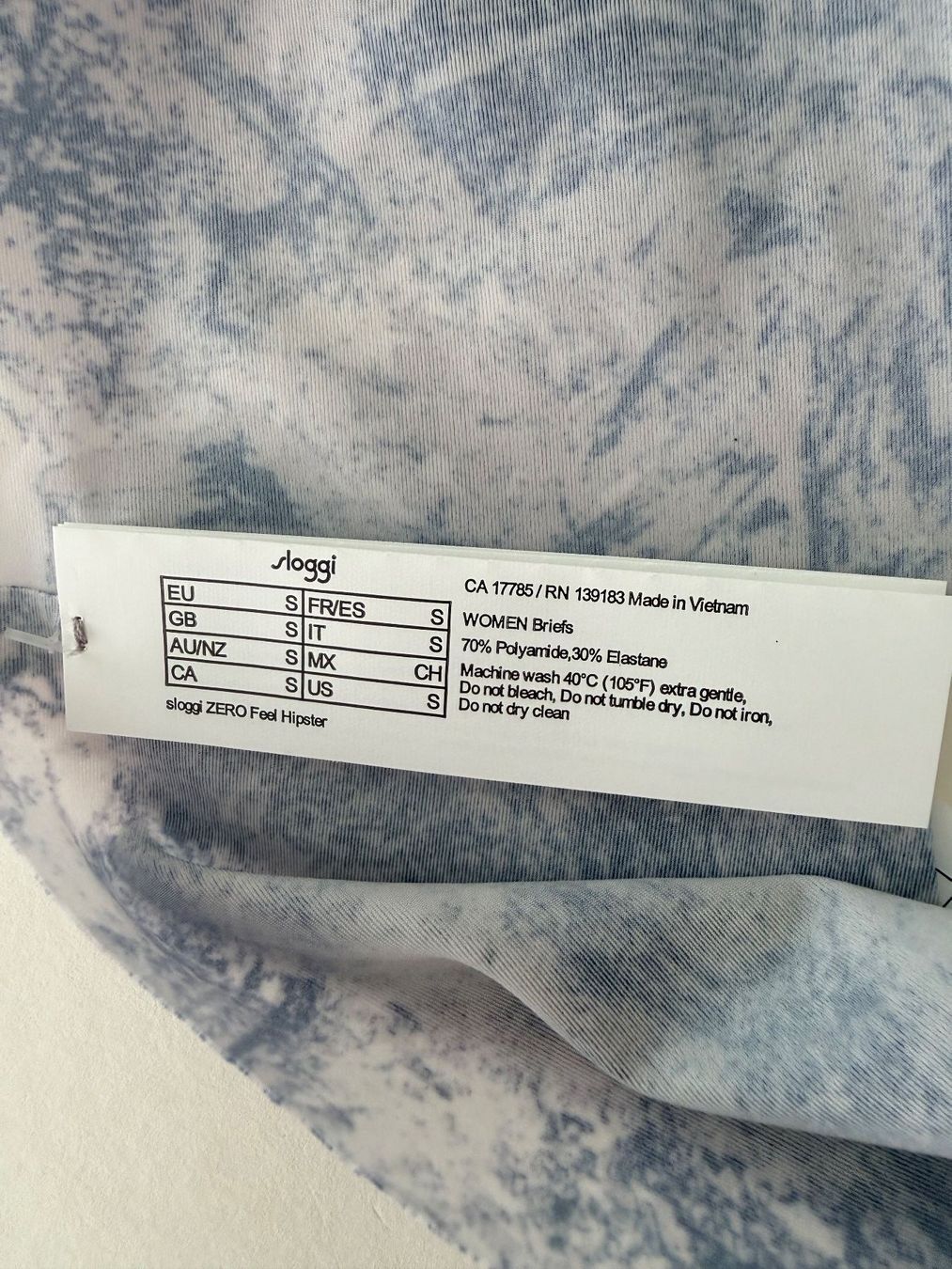 Sloggi Sonstige Unterwäsche: SLOGGI, Hipster ZERO Feel, Grösse S, Farbe Lila gemustert – Neu und originalverpackt aus Rudolfstetten von gst_g7xl 1