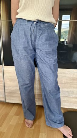 Pantalon bleu taille 42 coton, comme neuf 