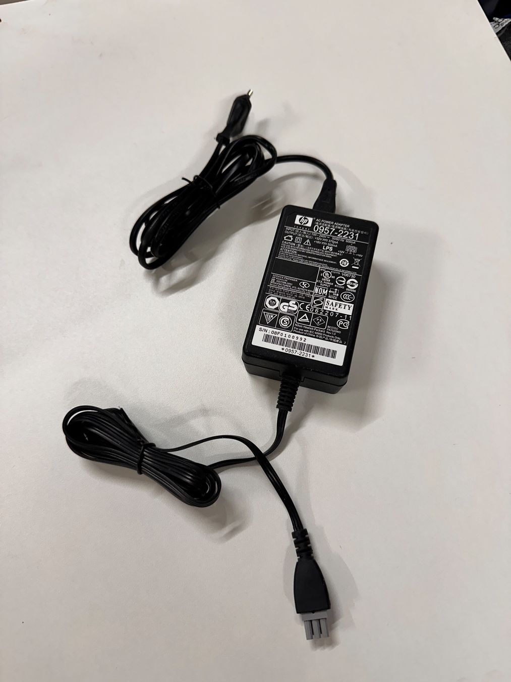 Hewlett Packard Caricabatterie: HP Original Netzteil 0957-2231 – Usato da Luven venduto da Eletto