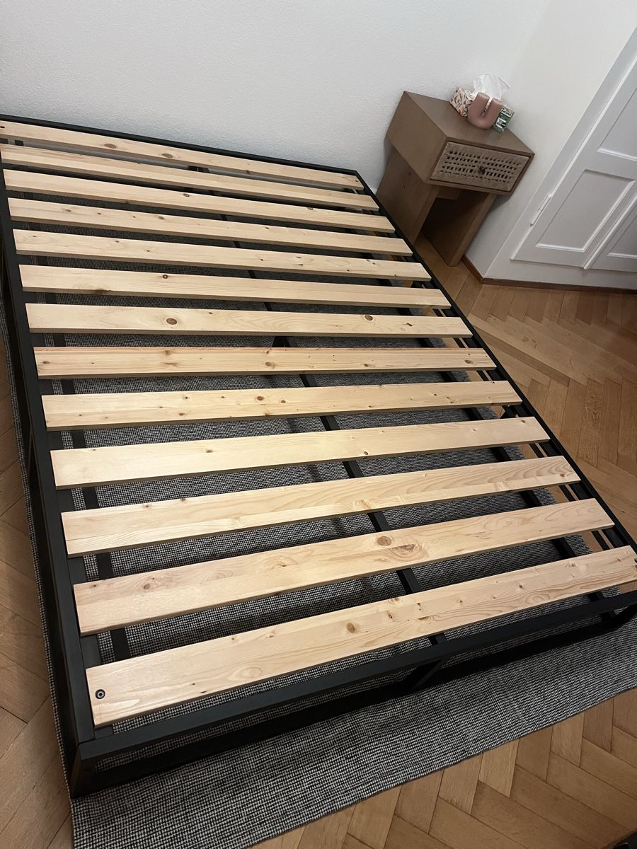 Letti: Bettgestell Metall mit Lattenrost 140x200cm – Usato da Olten venduto da lcs_2sdk