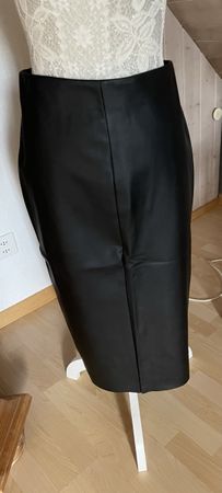 Rock schwarz Lederimitat H & M
