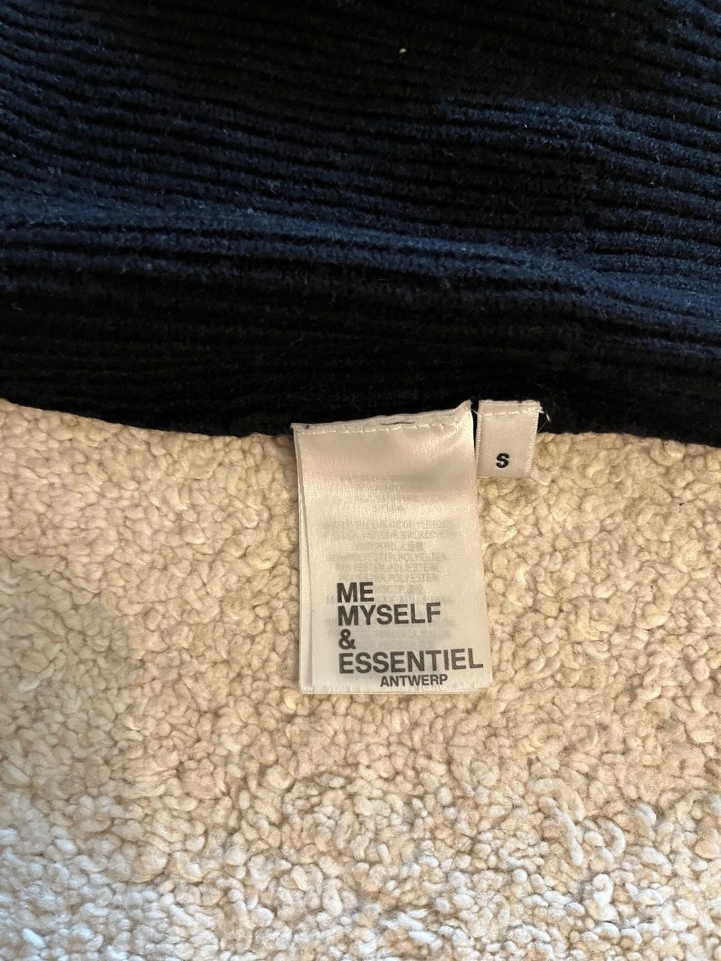 Maglioni & Felpe: Schöner schwarzer Pullover von Essentiel Antwerp - wie neu – Nuovo (secondo la descrizione) da Zürich venduto da car_pth8 3