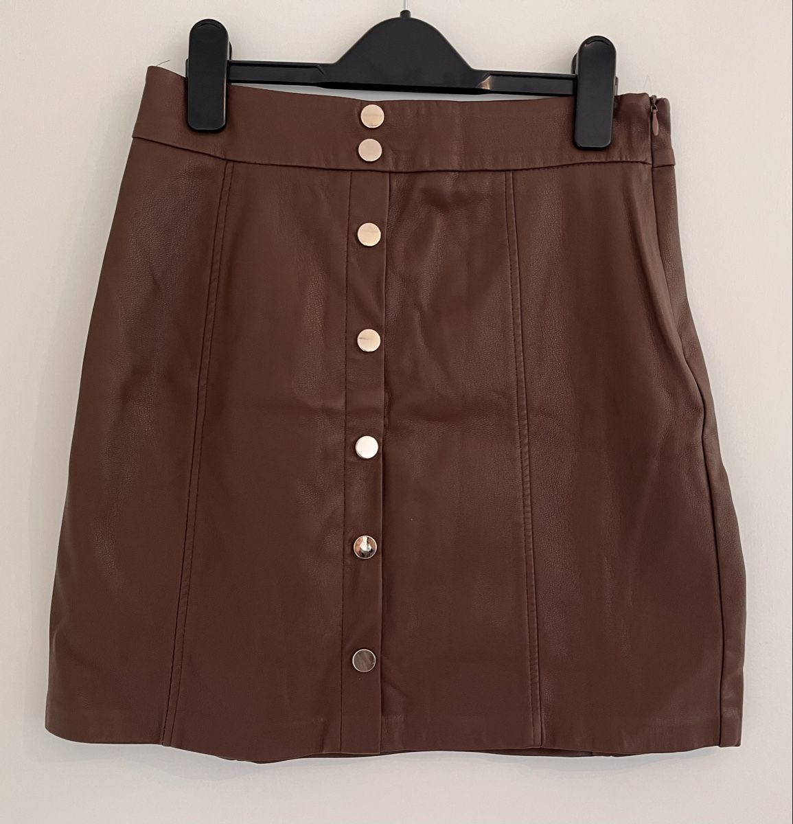 Gonne: Jupe marron taille 36 similicuir – Nuovo (secondo la descrizione) da Cornaux NE venduto da mcsm