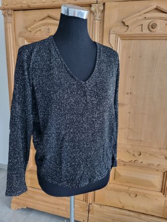 schöner Pullover mit Lurexfaden