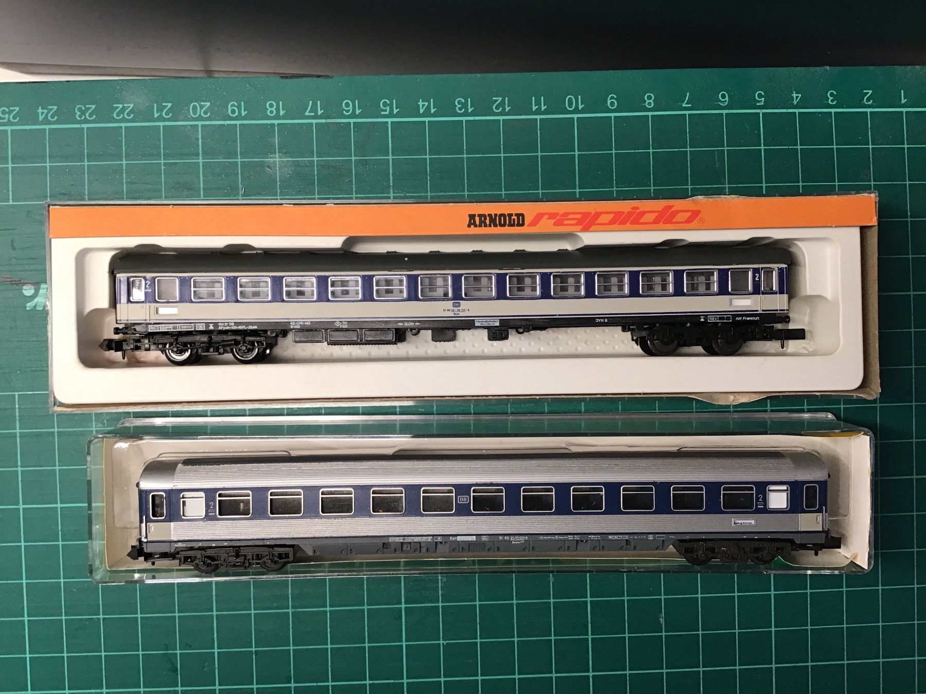Modelleisenbahnen: Arnold Rapido/trix  N Wagen, 2 Stk. - – Gebraucht aus Männedorf von Spezial-Modelle 1