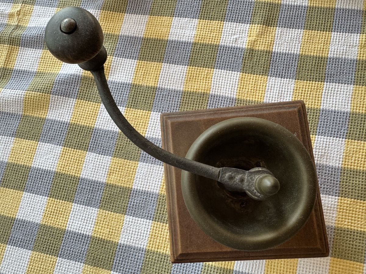 Elettrodomestici da cucina: Antike Holz Kaffeemühle – Usato da siebnen venduto da minte 1