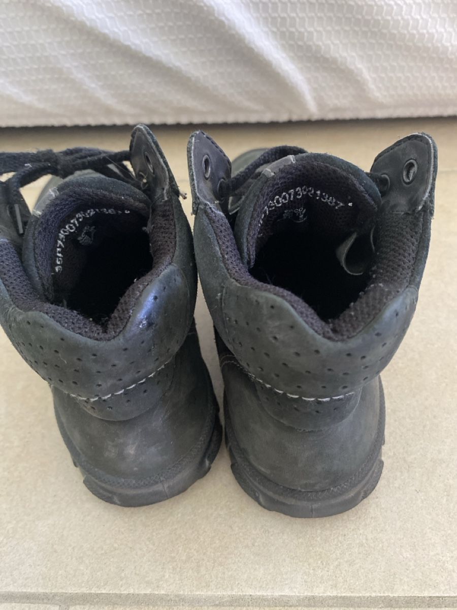 Ecco Scarpe per ragazzi: Ecco halbhohe Schuhe Grösse 35 – Usato da Grasswil venduto da pp7830 4
