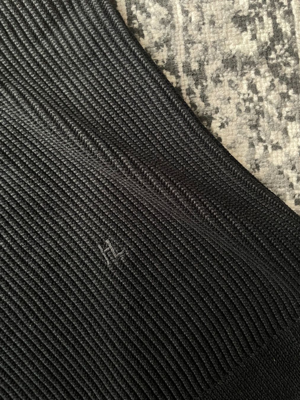 Helmut Lang Maglioni & Felpe: Schwarzer Pullunder Helmut Lang – Usato da Fehraltorf venduto da leonlohrer 3