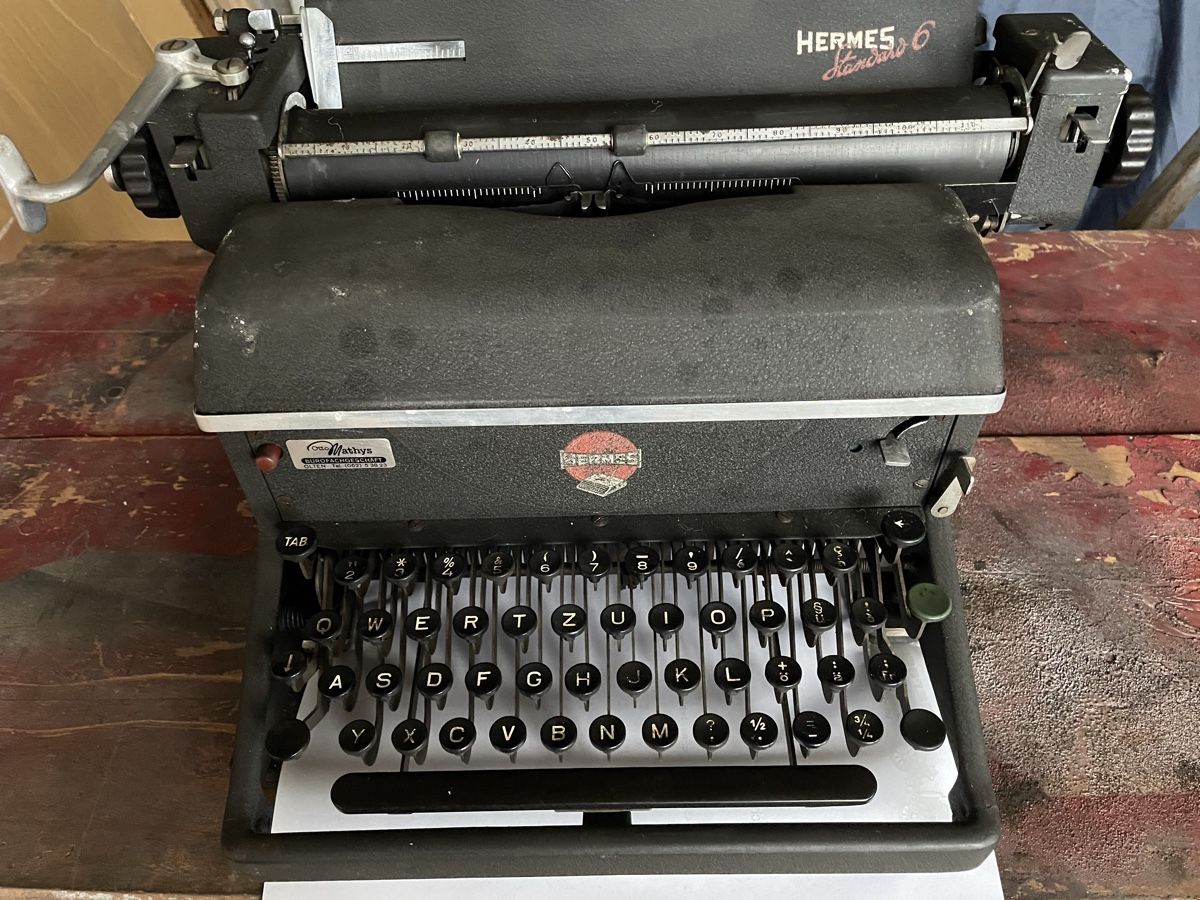 Macchine da scrivere: Schreibmaschine hermes 6 – Usato da Unterendingen venduto da sneider01