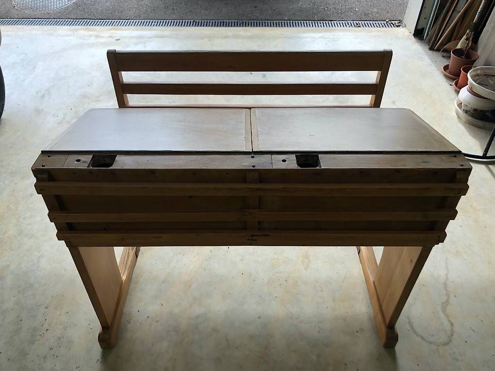 Scrivanie: Ancien pupitre et banc d'école – Usato da Rebeuvelier venduto da sk04