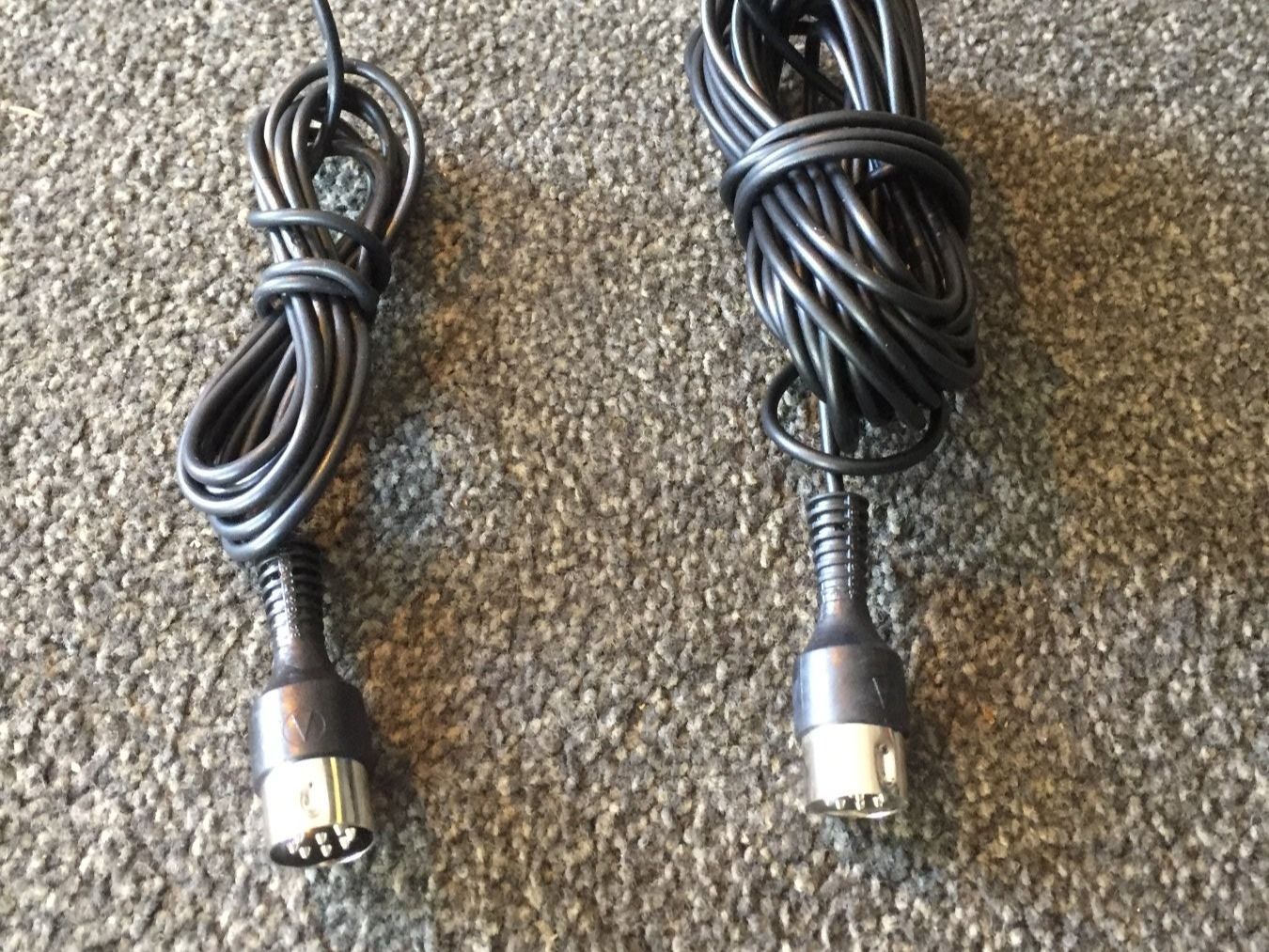Bang & Olufsen Cavi: Bang & Olufsen Powerlink Kabel 3.7m u 1.8m – Usato da Würenlingen venduto da Schneiderhifi