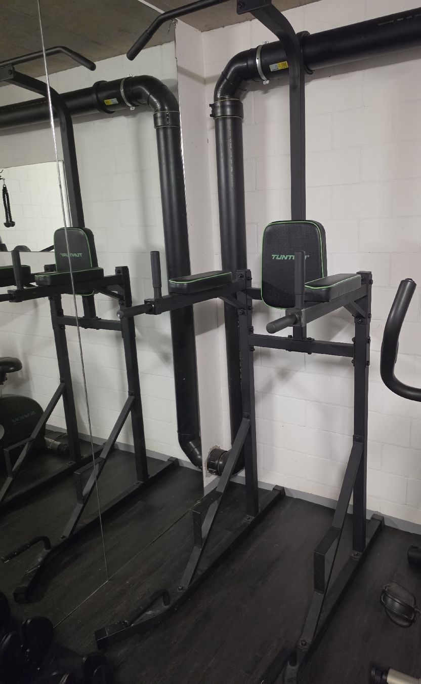 Vélos d'appartement:  Klimmzugstation Kraftstation – D'occasion à Büsserach par Divina86 2
