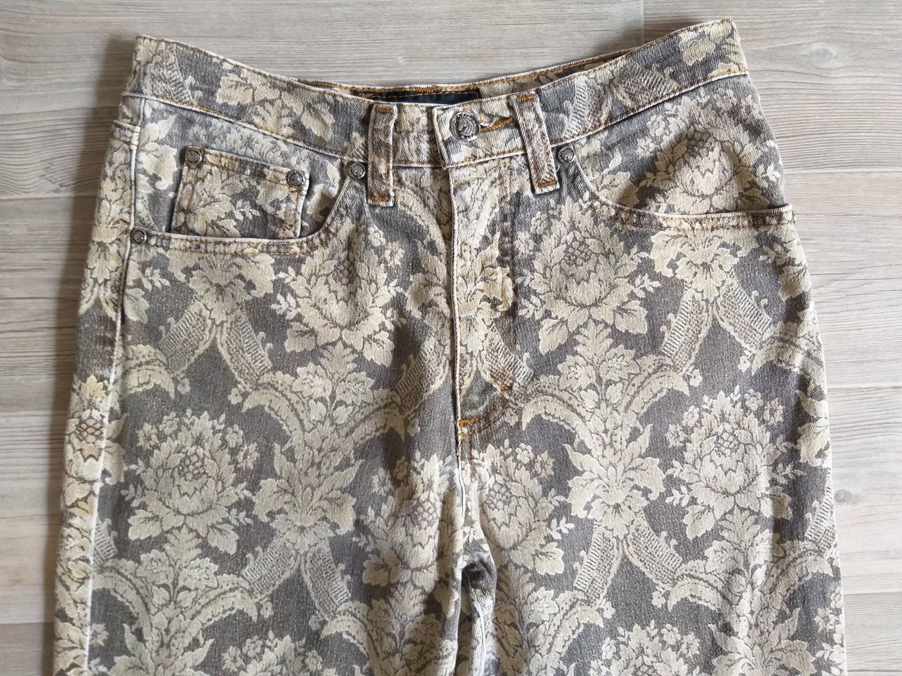 Roberto Cavalli Jeans: ROBERTO CAVALLI Jeans taille / Grosse XS – Gebraucht aus Cossonay-ville von Super-Price-Quality 1