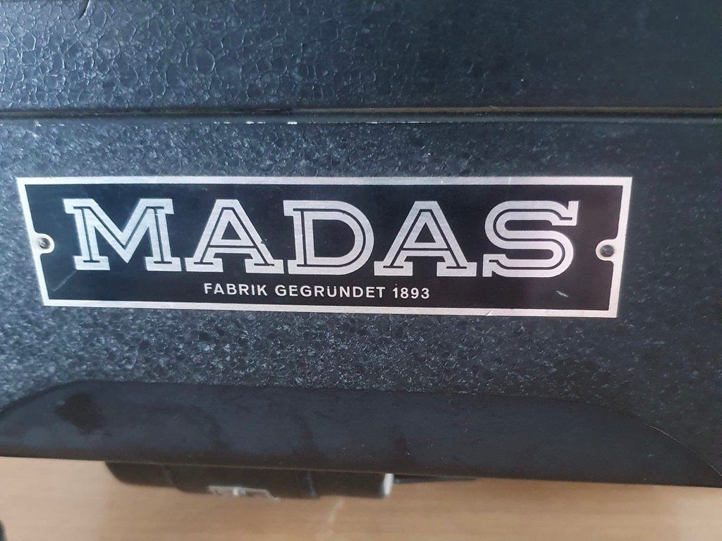 Toutes les machines: MADAS Rechenmaschine aus der Schweiz – D'occasion à Agarone par ciaojoel 1