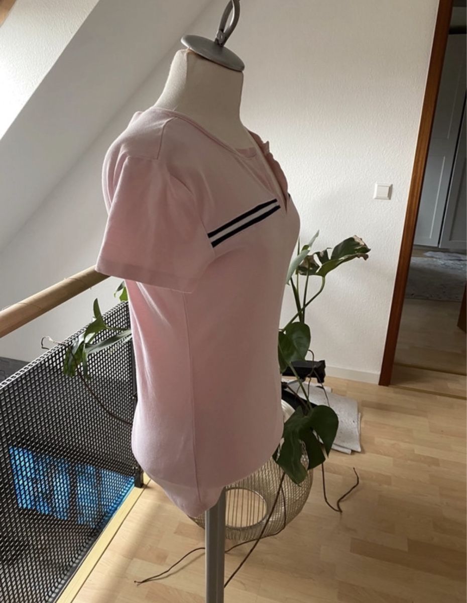 Tommy Hilfiger T-Shirts: Tommy Hilfiger T-Shirt – Neu (gemäss Beschreibung) aus Olten von bir_k96n 1