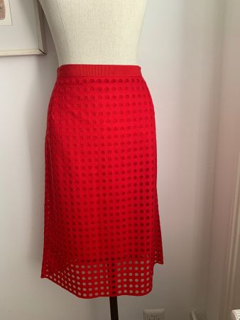 AKRIS: Roter Jupe aus japanischer Spitze, 38, NP 695.00