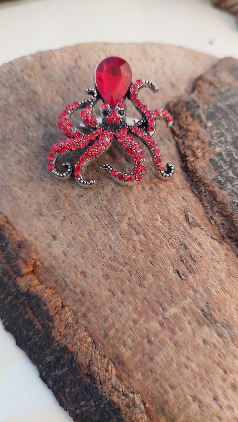 Spille & Fermagli: Brosche Tintenfisch / Octopus / Krake mit rotem Strass – Nuovo (secondo la descrizione) da Oberwil BL venduto da Hunajakakku 3