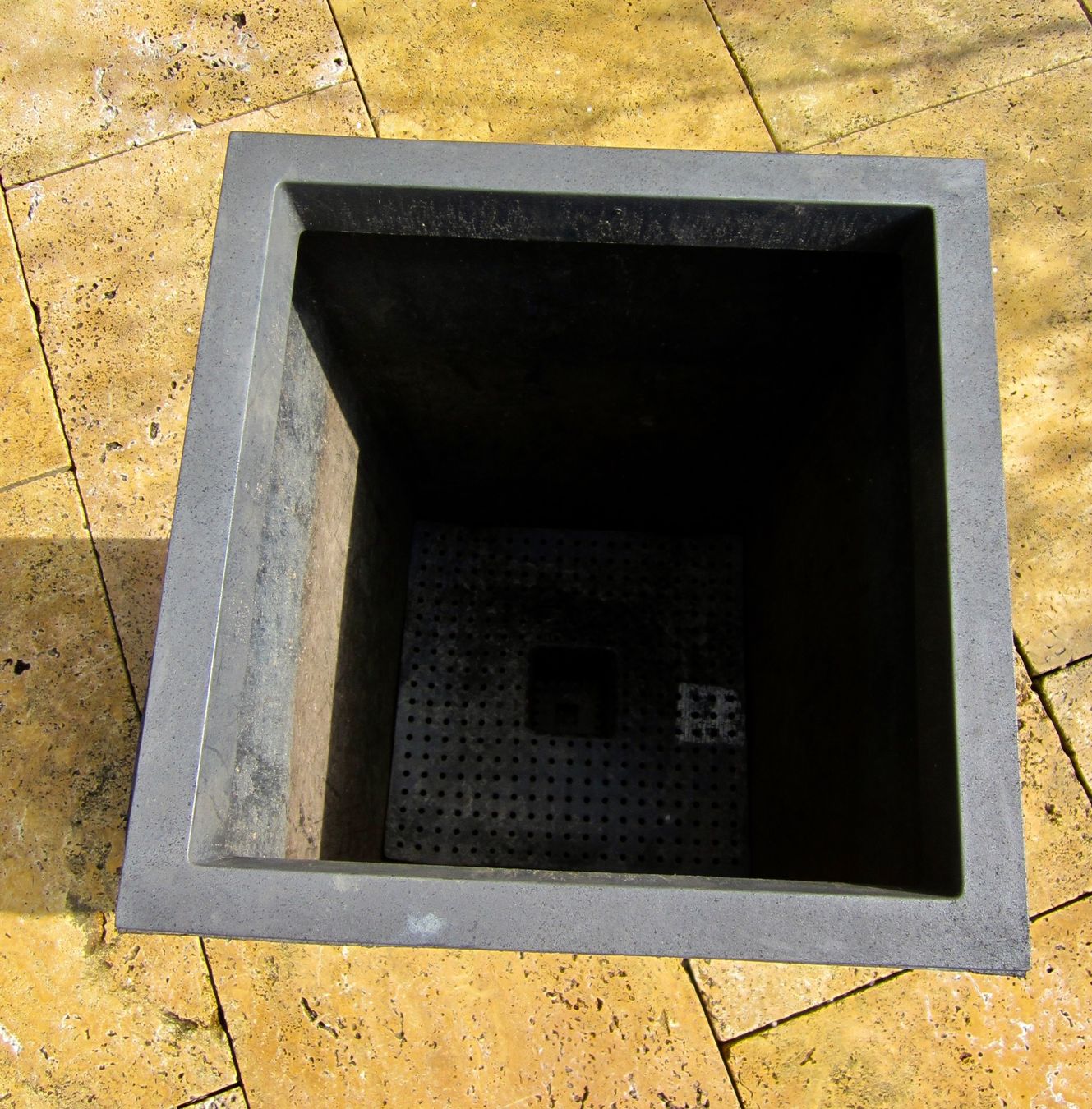 Blumentöpfe: Pflanztrog 67x34cm Kunststoff anthrazit – Gebraucht aus Pratteln von TT-Rudi 2