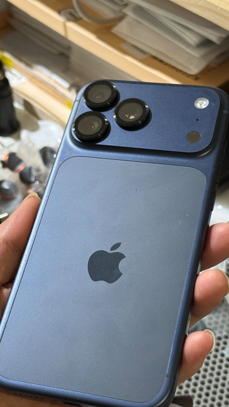 Apple Telefoni cellulari / Smartphones: iPhone 17 Pro(Max) - 3 Verres protection Caméra NOIR – Nuovo e nell'imballaggio originale da Morges venduto da DigiAC 6