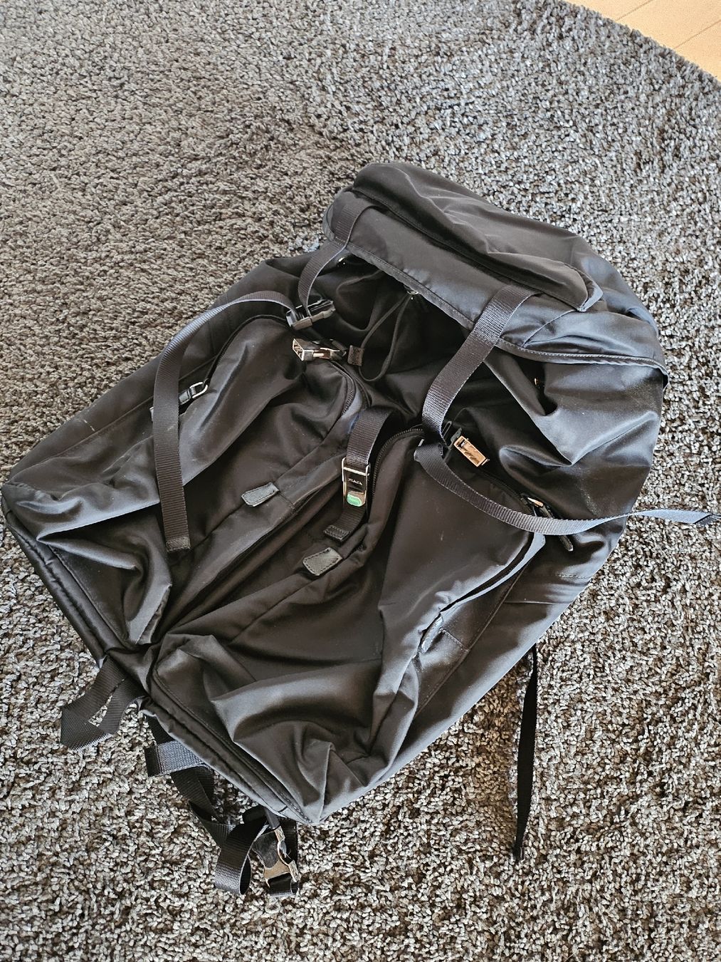 Prada Sacs à dos: Original Prada Rucksack / Backpack - Top Zustand! – D'occasion à St. Gallen par Cocos_Ricardo 7