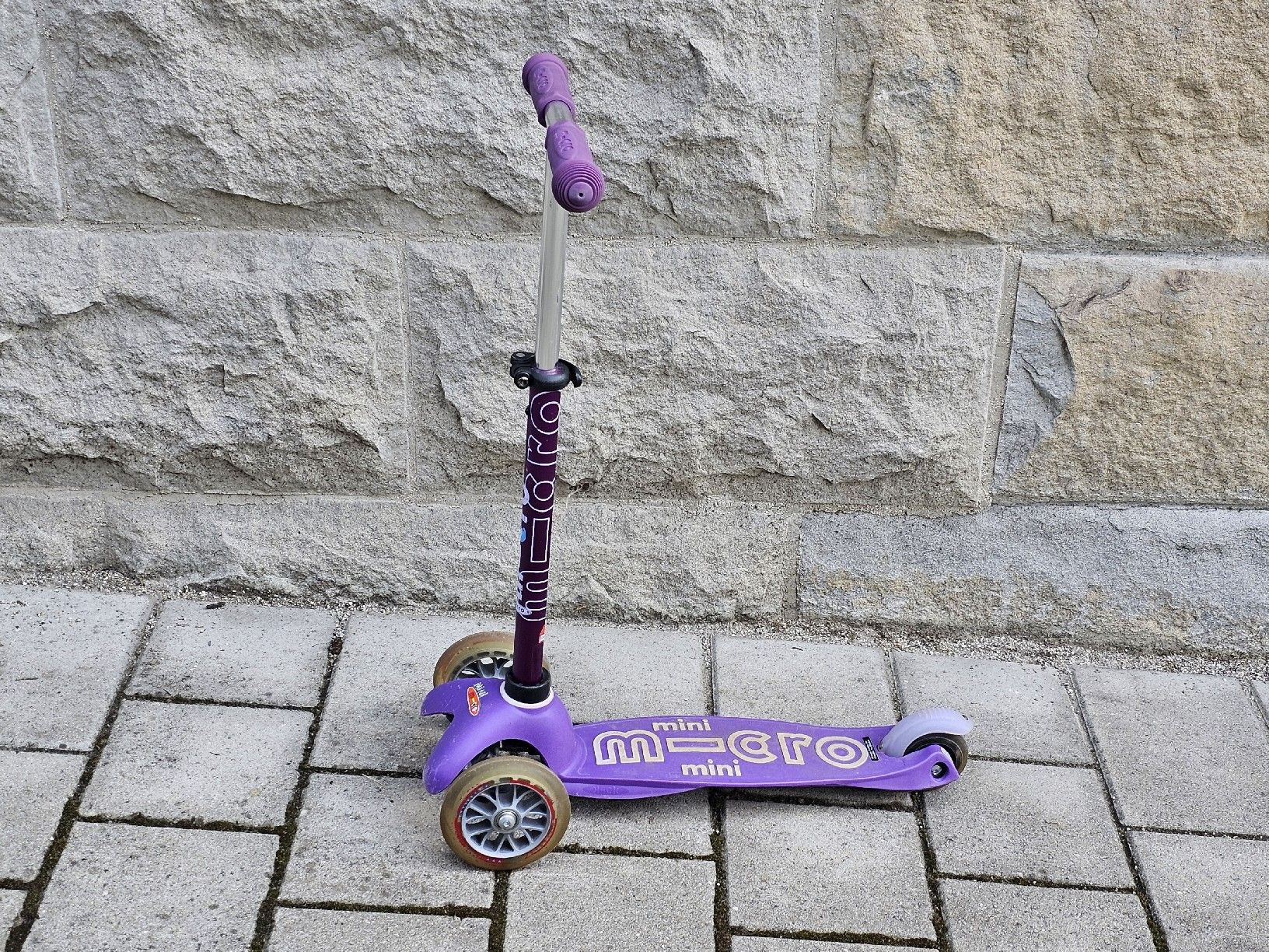 Micro Kickboard: Schönes Mikro Trottinette! – Gebraucht aus Zürich von Masgo