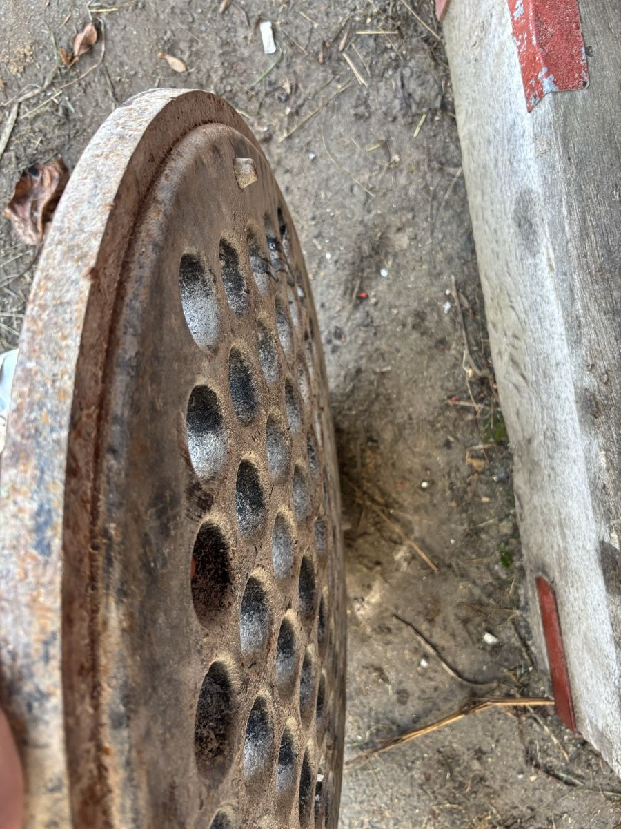 Piatti di portata: Schachtdeckel – Usato da Unterägeri venduto da Furrer_24 4