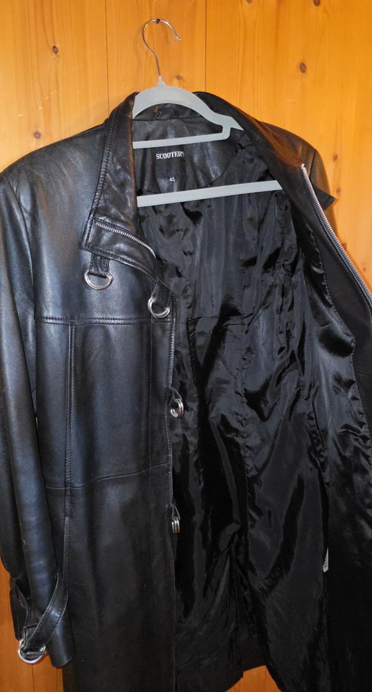 Cappotti: SCOOTER Eleganter schwarzer Ledermantel – Usato da Wald ZH venduto da swi_lzk6 6