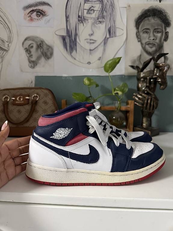 Chaussures hommes: Nike Air Jordan 1 Mid – D'occasion à Hölstein par Pivu 1