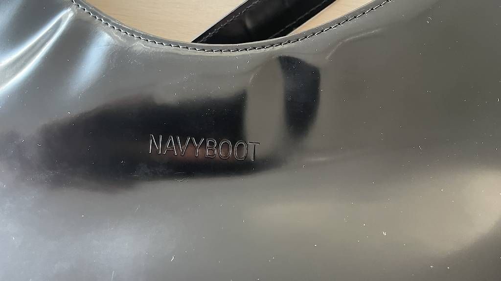 Borse da donna: NAVYBOOT Damentasche schwarz. – Usato da Bottighofen venduto da con_6lgw 3
