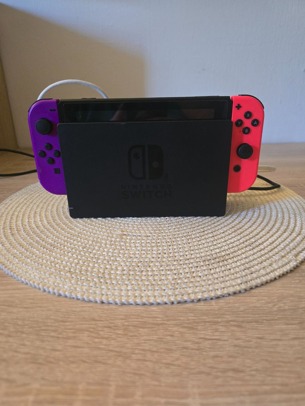 Nintendo Console: Switch, 4 manettes, 9jeux – Usato da Geneve venduto da Morgane_manto