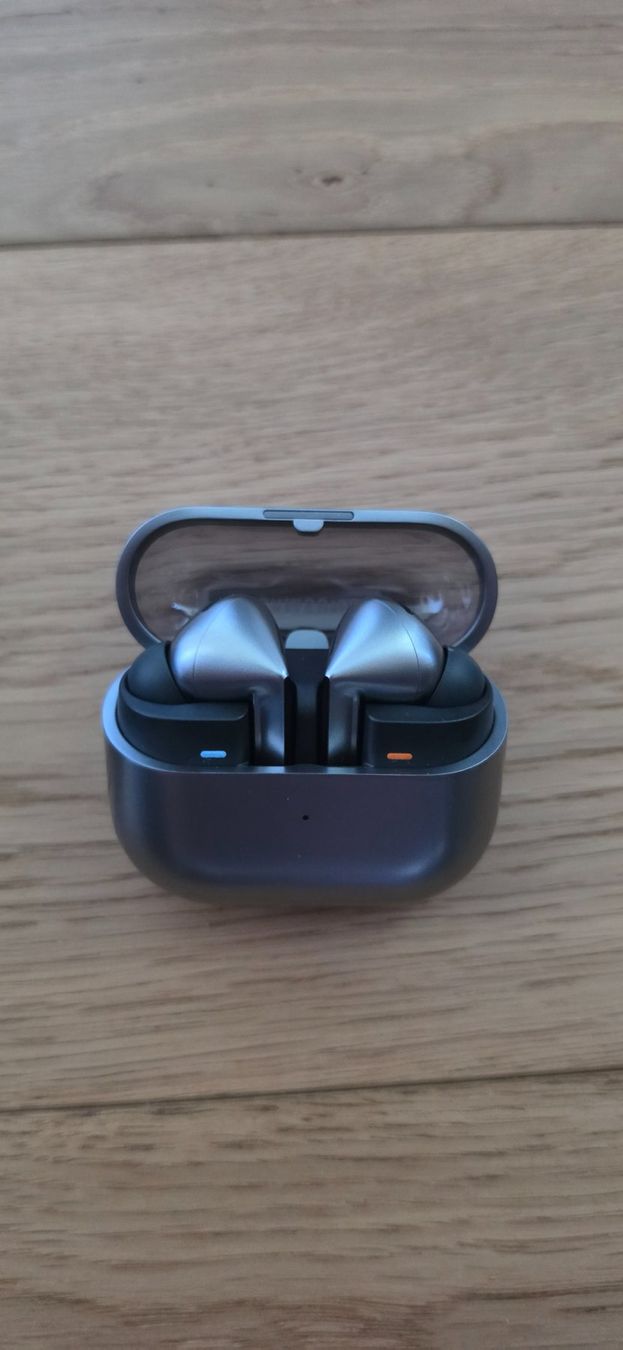 Samsung Cuffie: Samsung Galaxy Buds3 Pro gray – Nuovo (secondo la descrizione) da Brüttisellen venduto da agent0009 2