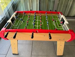 Tischfussball-Töggelikasten