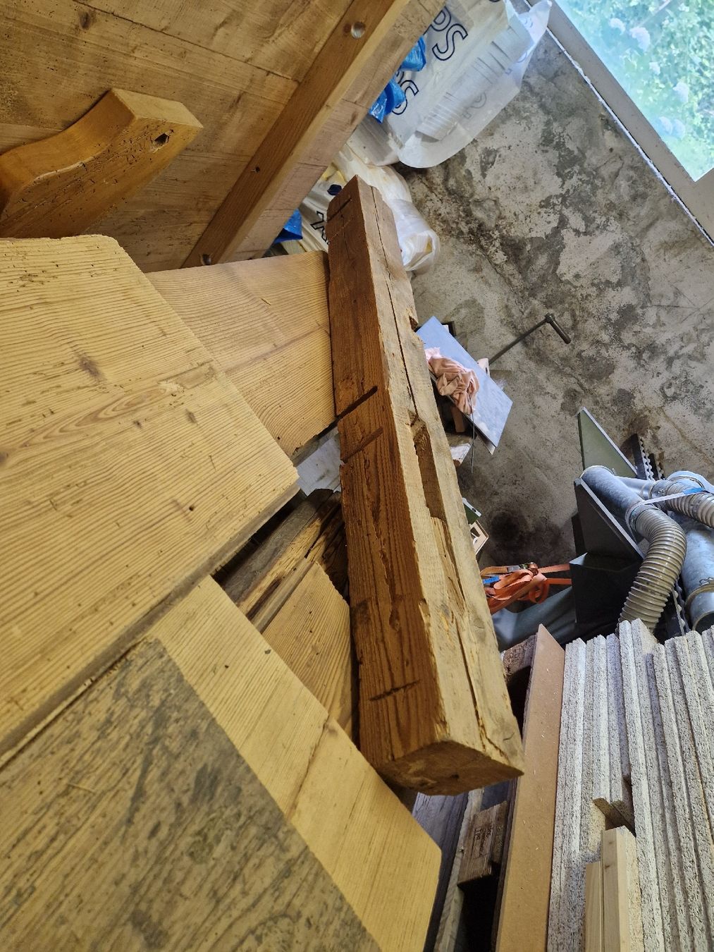 Articoli in legno: Altholz gebürstet – Usato da Fläsch venduto da janineg90 2