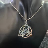 Collana con ciondolo nodo celtico con catena in acciaio inox