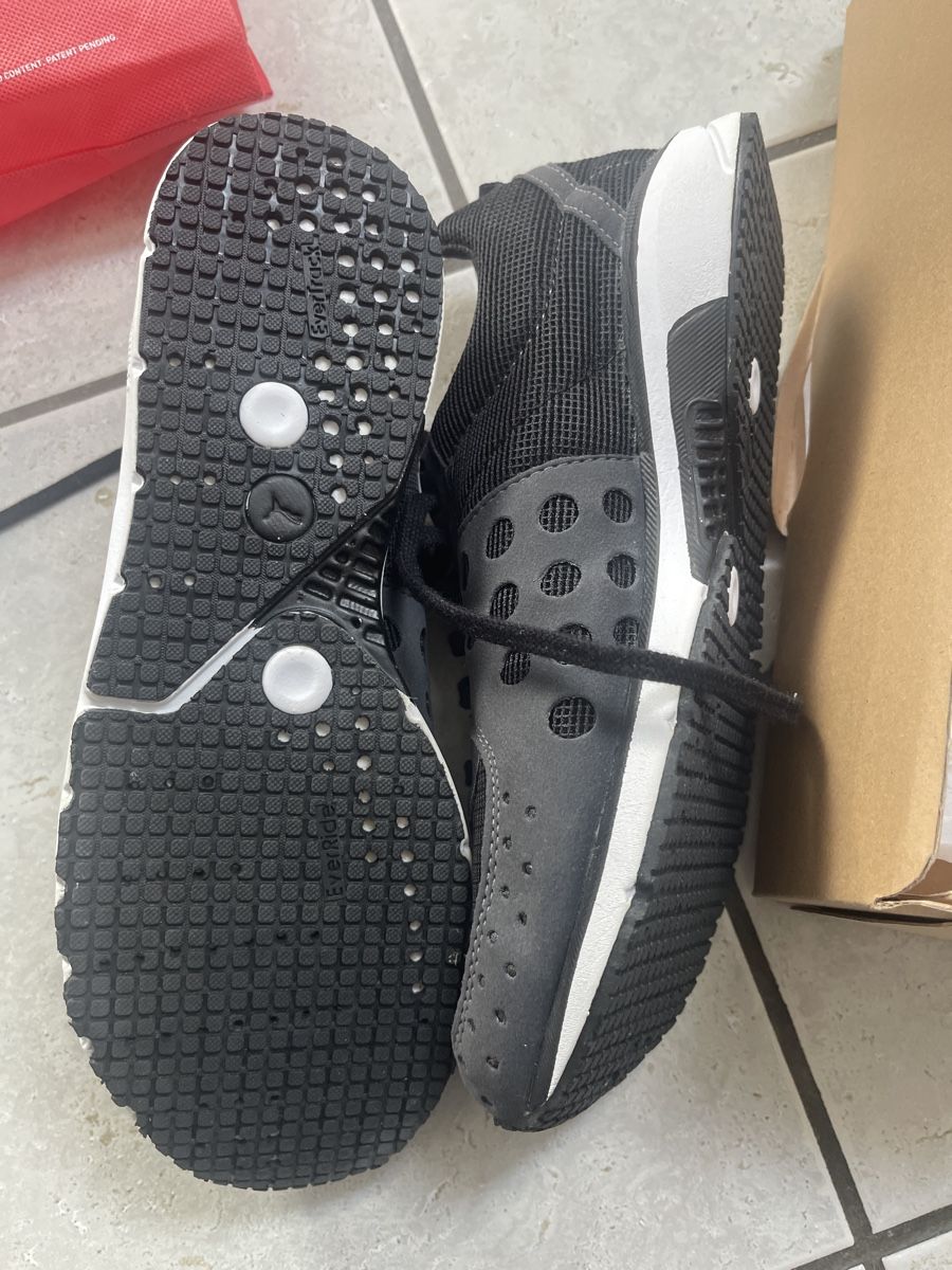 Puma Damenschuhe: Neue Puma Schuhe Gr 401/2 – Neu und originalverpackt aus Lostorf von Luelostorf 1