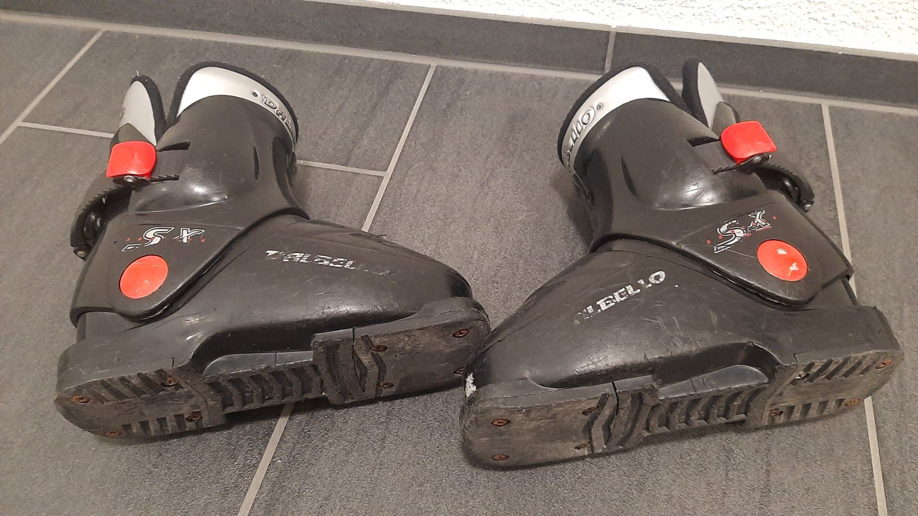 Chaussures garçon: Skischuhe Dalbello Gr. 28 Kinder – D'occasion à Rothenthurm par DS12A 1