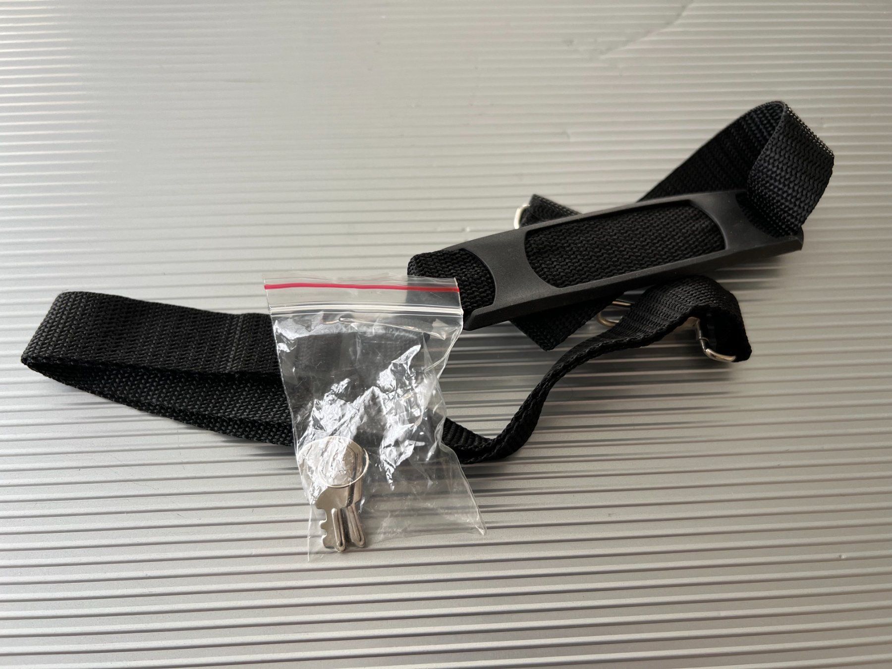 Valises de voyage: Alu-Tragkoffer – D'occasion à Thayngen par lumpielefant 2
