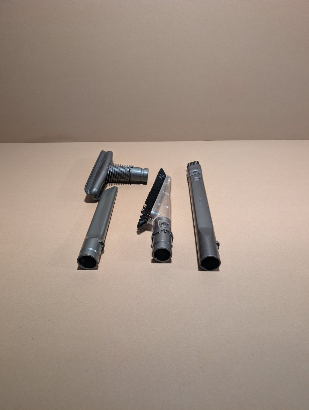 Dyson Autres articles pour la maison: Kit d'accessoires de brosse pour Dyson V6 DC19 à DC62 – Neuf (Voir description) à Portalban par Deuxieme-vie 1