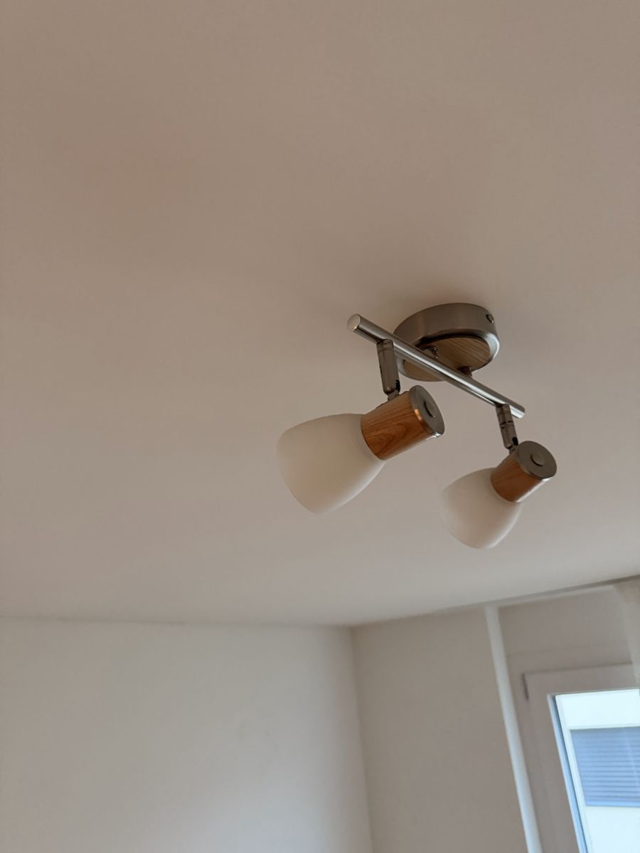 Lampadari & plafoniere: Schöne Deckenlampe mit zwei Spots, Holz und Chrom Optik – Usato da Zug venduto da oem_9ch7 1