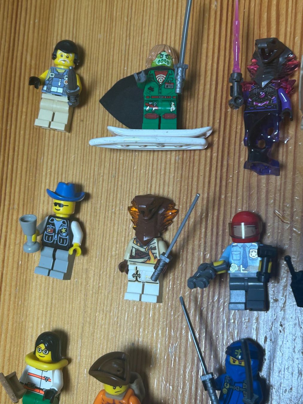 Lego Giocattoli: 32 verschiedene  Lego Personen – Usato da Volketswil venduto da Daniel68ernst 7