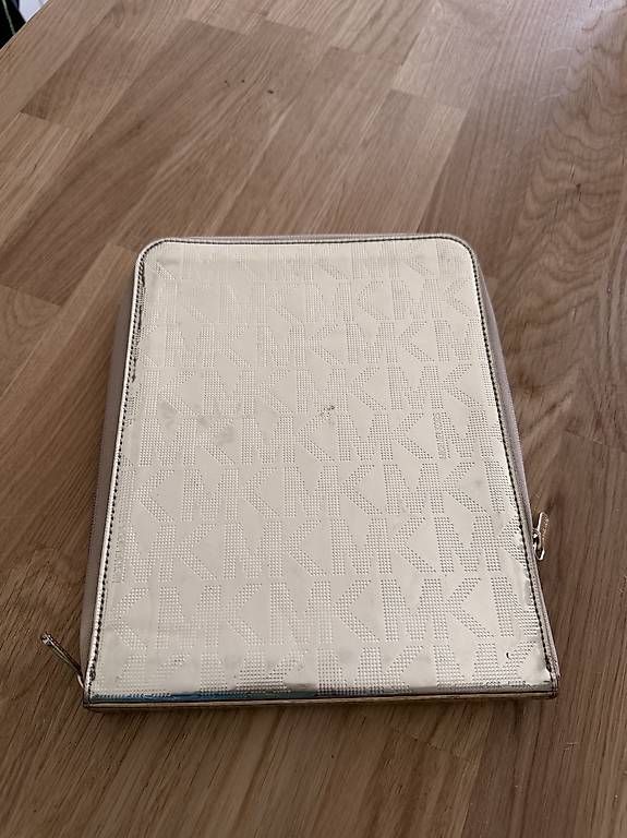 Borse da donna: Michael Kors Tablet-/Dokumentenmappe  Creme/Gold – Usato da Zumikon venduto da Fahrgaestin 1