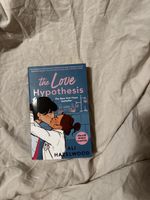 Buch "The Love Hypothesis" von Ali Hazelwood neu